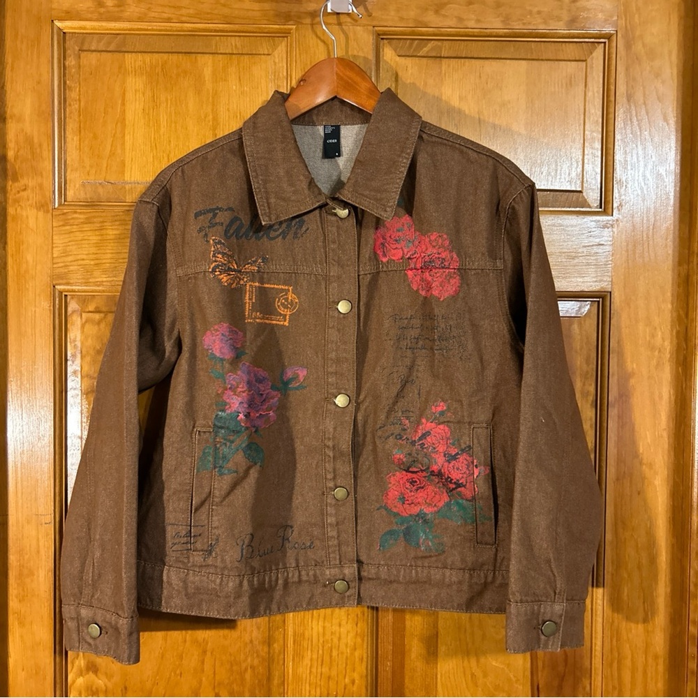 Cider Women’s Oversize Brown W/Roses & Letters Jean Jacket Sz S-EUC